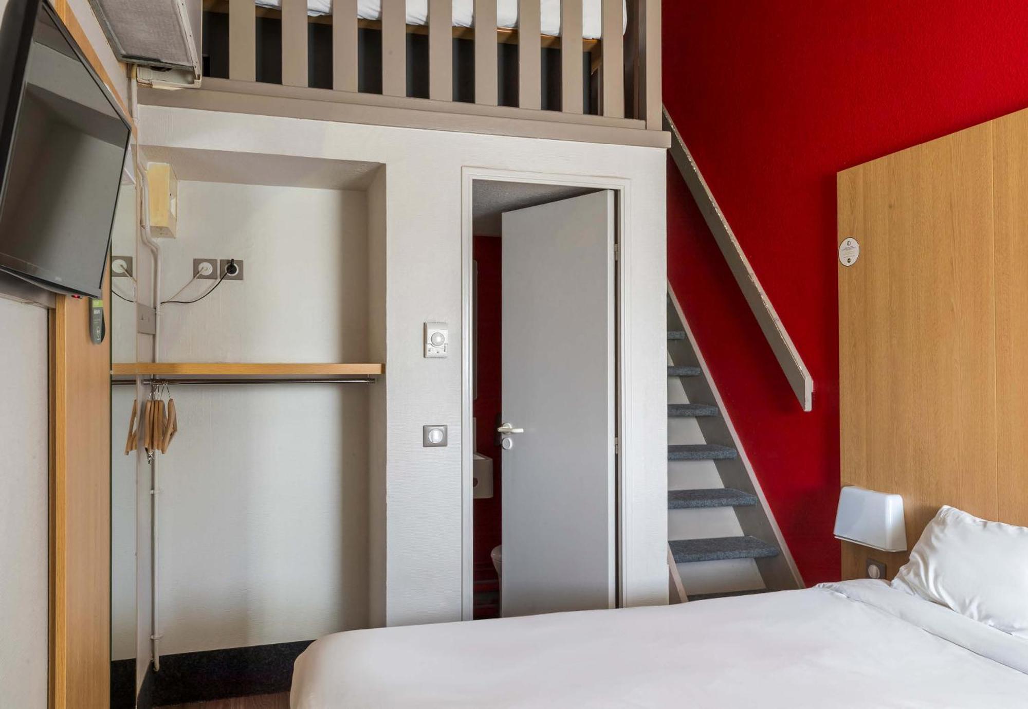 B&B Hotel Auxerre Bourgogne 몽테우 외부 사진